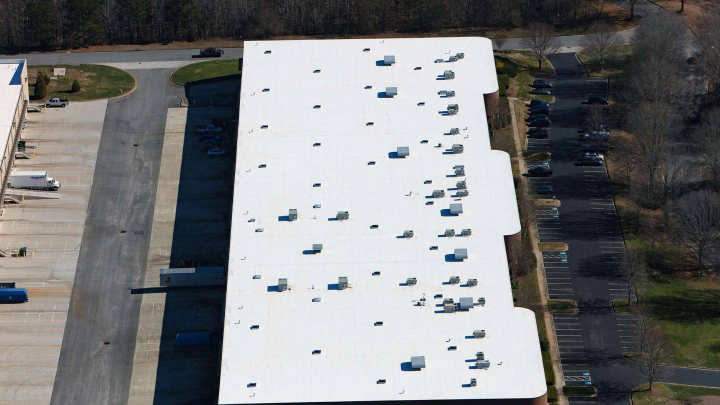 Commercial flat roof installation
